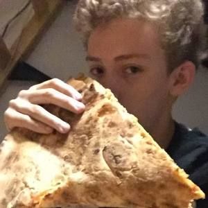 Meet your Posher, Hunter